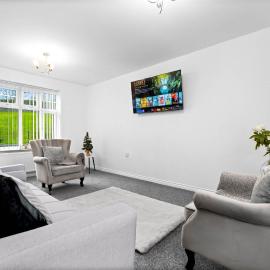 Viesnīca Harmony House 3 Bedroom New Build for Families, Contractors, Black Country Museum Sleeps 6 pilsētā Tiptona