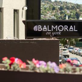 Balmoral On York, מלון בלאונססטון