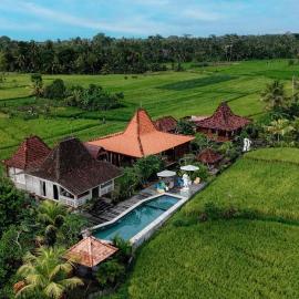 Billys Ayodya Villa, hótel í Perean