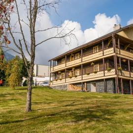 Švajčiarsky Dom, hotel in Starý Smokovec