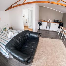 Spacious sleep-out