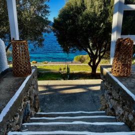 Armeos Blue, hotel Mirtiészben