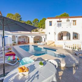 Villa Solari - Plusholidays, Hotel in La Canuta