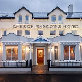 Lake of Shadows Hotel, hótel í Buncrana