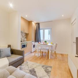 Yellow Charm - Campolide Apartments, hotel a Lisbona