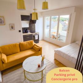 La Duché - Appartement neuf central, calme, vue sur les toits de Cherbourg et Parking, intendance Luxury Host, hôtel à Cherbourg en Cotentin