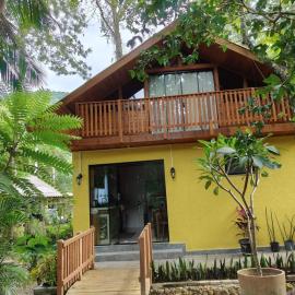 Chalé Girassol, hotel en Itapema