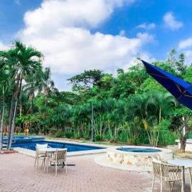 5 dormitorios, Parqueo Free, piscina, seguridad, hôtel à San Antonio