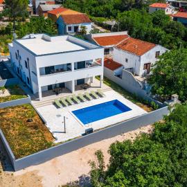 Apartment ILUX-2, hotel in Novigrad Dalmatia