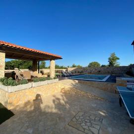 Apartments Dujo, hotel u gradu Rupe