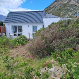 Otter Cottage in Pringle Bay, hotel i Pringle Bay