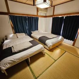 博多駅徒歩8分の古民家ホテル, hotel in Fukuoka