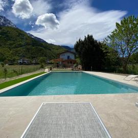 Villa Carlotta Rossa - Holiday Home with garden and pool, מלון בקוליקו