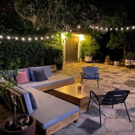 Ca l'Andreu Teià. Casa modernista、Teiàのホテル