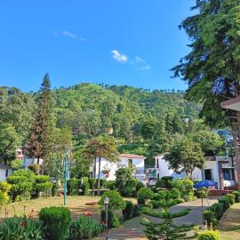 Shikha Resort Ewentbliz, hotel a Bhīm Tāl