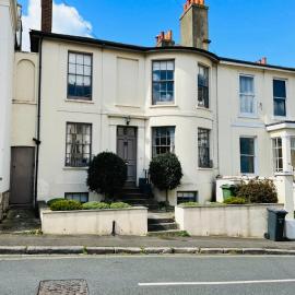 2 Bedroom Apartment ST9A, Ryde, Isle of Wight, hotel em Ryde
