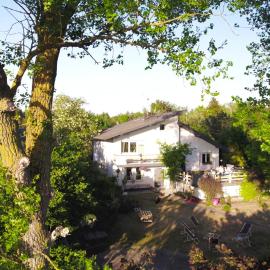 Inny Dom, hotel in Łacha