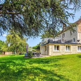 Le Chêne Pommier Proche Honfleur, хотел в Fatouville-Grestain