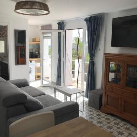Luxe appartement met tuin, hotel v mestu Benidoleig