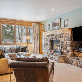 Highlands Lodge 106 by East West Hospitality, hotel a Beaver Creek