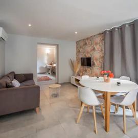 Harmonie Apartments - Pool & Free Parking, 5 min A6 & Chalon sur Saone