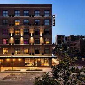 Moxy Omaha Downtown, хотел в Омаха