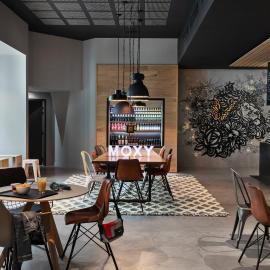 Moxy Lyon Airport, hotel en Saint-Exupéry