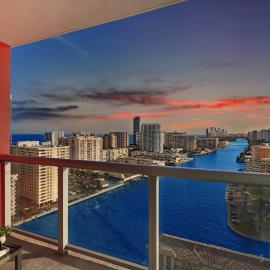 Amazing Studio Near the Beach, отель в Халландейл-Бич