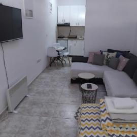 AK apartman, hotel in Sutomore