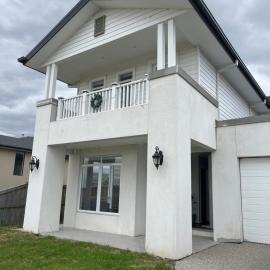 Luxarious room stay- 25 min to Melbourne Airport and next to Hume Freeway, hotel in Wollert