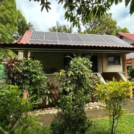 Haus am Strand auf Sibuyan Island nahe Cresta de Gallo - Marevic's Guesthouse 1 ohne Klimaanlage, hotel v destinaci Azagra