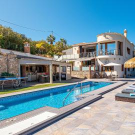 Exceptional Costa del Sol Villa El Espuela for 10 Heated pool Amazing views & quality，托羅克斯的飯店