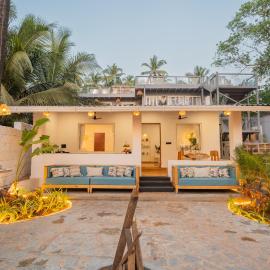ELIVAAS Signature House of Neptune 1 bhk Boutique Hut on the Beach, hotel en Morjim