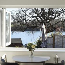 Breakfast With A View Free Parking and Water Access