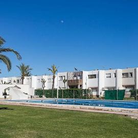 Sun and relax at the Tropicana beach, hotel in Roquetas de Mar
