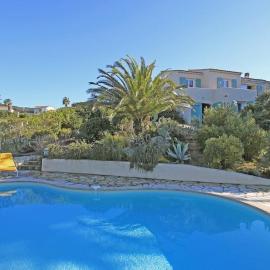 Villa Abbracciu climatisée avec piscine chauffée et vue mer, Hotel in Pietrosella