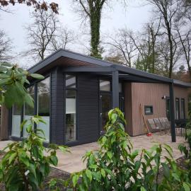 Knus Chalet met boszicht op Vakantiepark Bonte Vlucht - vlak bij Utrechtse Heuvelrug, hotel sa Doorn