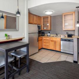 Residence Inn Phoenix NW/Surprise, ξενοδοχείο σε Surprise