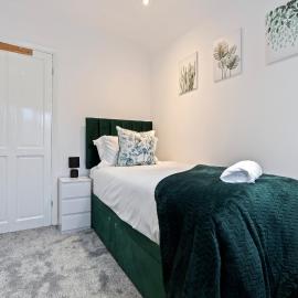 Spacious 3 Bedroom Contractor Stay House in Birmingham B23 near M6 & Fort Dunlop with Free Parking and WiFi