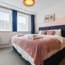 Contractor-Friendly Apartment, Secure Parking, Near Coventry Station, Sleeps 4