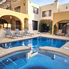 Casa de los Sueños - Cabo Bello โรงแรมในEl Pueblito