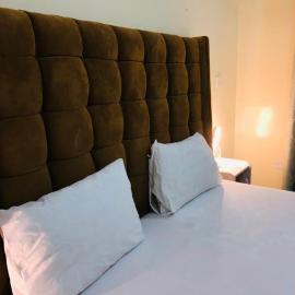 Capsule Queens Luxury Studio, hotel in Mombasa