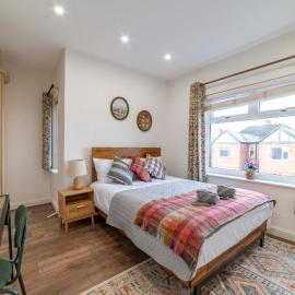 Beautiful Three Bedroom House - Manchester Escape