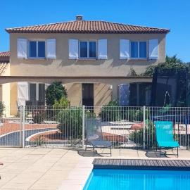 villa classée 4 étoiles avec piscine et boulodrome, hotel a Canet