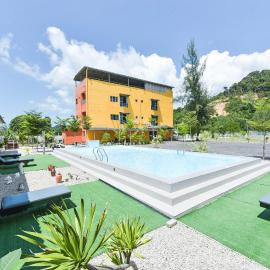 Mersing Pelangi Beach Resort, hotell Mersingis