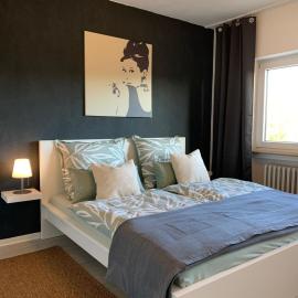 Cozy Apartment - 2 BR, Spacious Kitchen, Balcony, Top Location, hotell sihtkohas Hemsbach