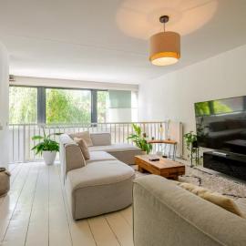 Spacious 3-Bedroom Apartment Amsterdam West - by Peter, hotel a Amsterdam