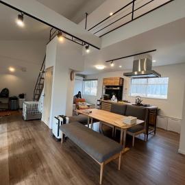 サウナやバーベキューなどペットと楽しむ八ヶ岳貸別荘ハチん家, hotell sihtkohas Hokuto