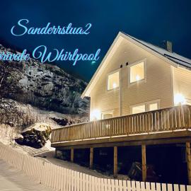 Sandersstua 2, luxury family villa with private whirlpool in Stamsund, hotel i Vestvågøya