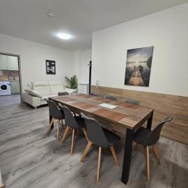 Centro - bis 9 Gäste, hotel in Plauen